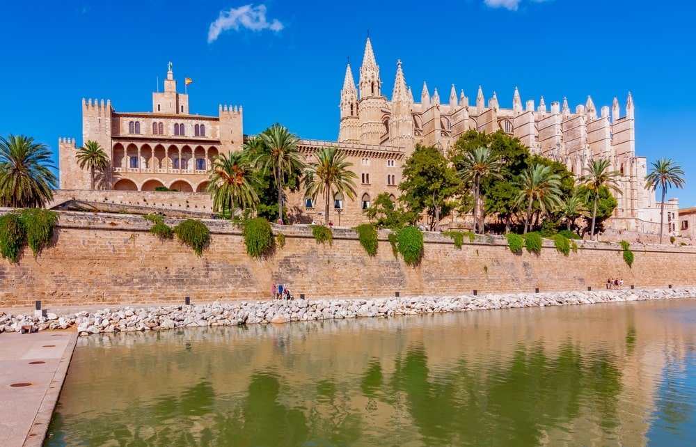 Palacio Real de la Almudaina en Palma de Mallorca Palacio Real de la Almudaina en Palma de Mallorca