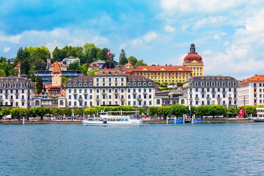 Barco Turístico Lucerna